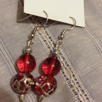 Silver splatter paint red glass pointed beads earrings - Thumbnail 5