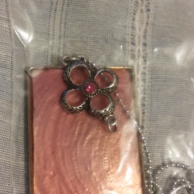 Pink mother of pearl necklace with silver flower with pink stone - Thumbnail 2