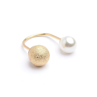Double pearl ring