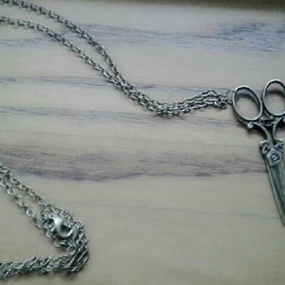 Bronze tone elegant steampunk scissors necklace