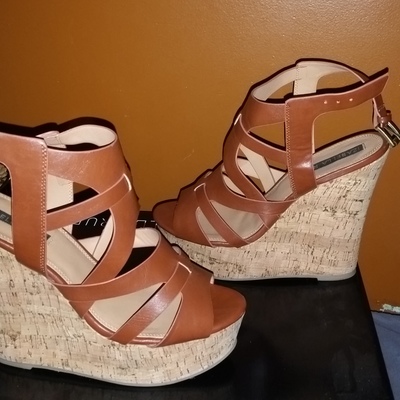 Brown strappy wedges w/cork heel size 9 - Thumbnail 3