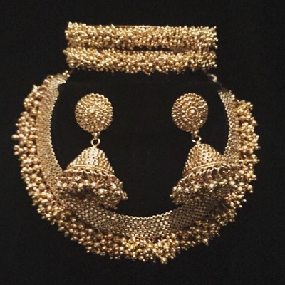 Juraa necklace and bangle set 