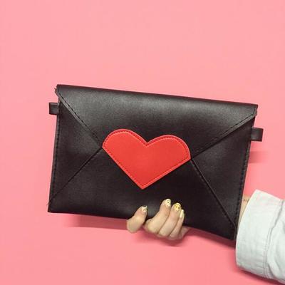 Red heart shoulder bag