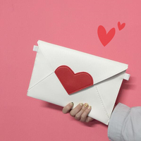 Red Heart Shoulder Bag - Thumbnail 1