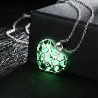 New Heart-Shape Lover Pendant Necklace Luminous Glowing Necklace Glow In Dark! - Thumbnail 1