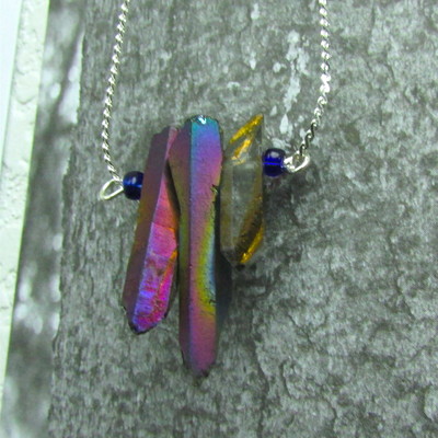 Oil spill quartz three point necklace 