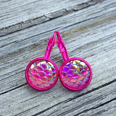 12mm hot pink/red mermaid drop earrings with hot pink setting
