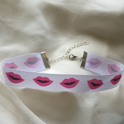Kiss Me Choker