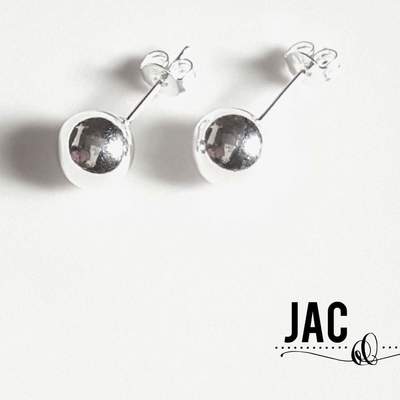 Round silver stud earrings -