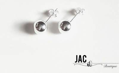 Round Silver Stud Earrings -