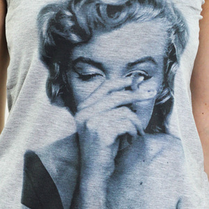 marilyn smoking - the tank - Thumbnail 1