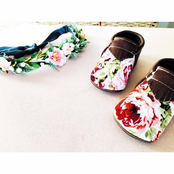 Rananculus Flower Moccs 