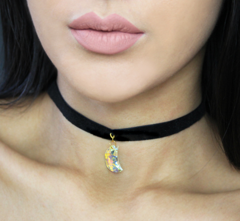 Velvet Moon Choker 