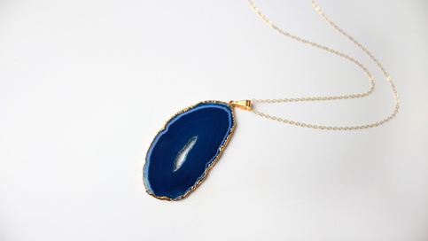 Agate Wave Necklace
