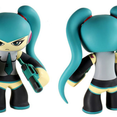 Revolver girl 6ix - diva edition by kuso vinyl