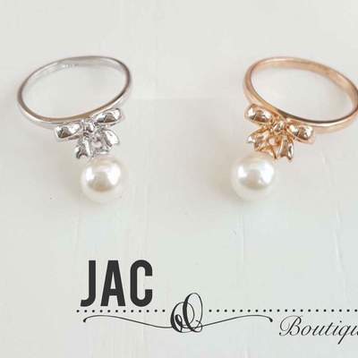 Bow with pearl - charm ring