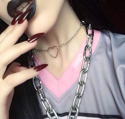 Heart Metal Choker Necklace