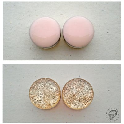 Nude/gold reversible plugs for stretched ears