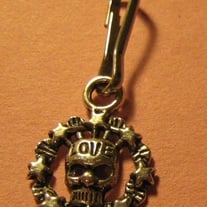 Love Skull Zipper Pull