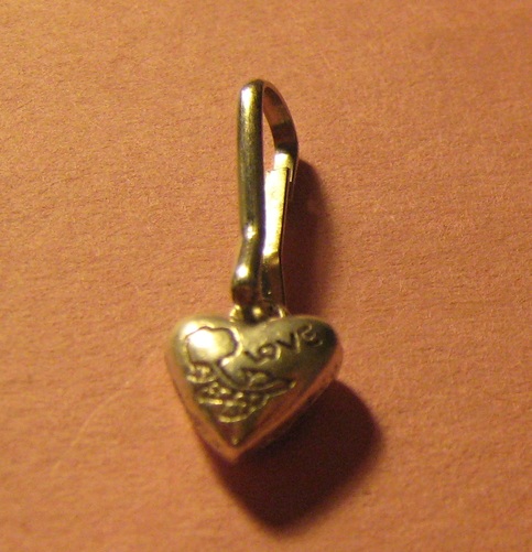 Love Heart Zipper Pull