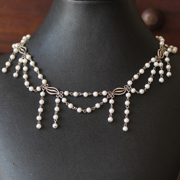 Dripping Pearl Necklace