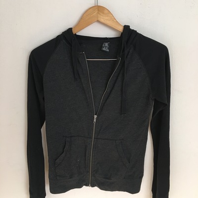 Essential hooded jacket