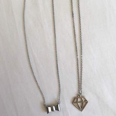 Set of 2 short necklaces 