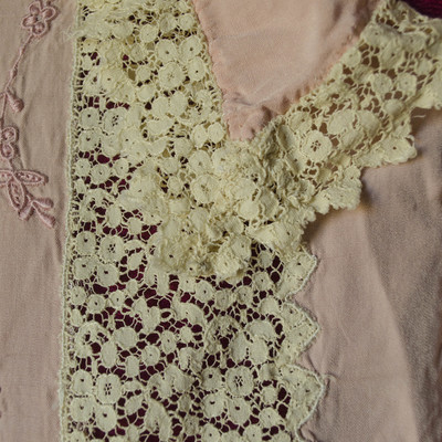 Holy flower's night gown 