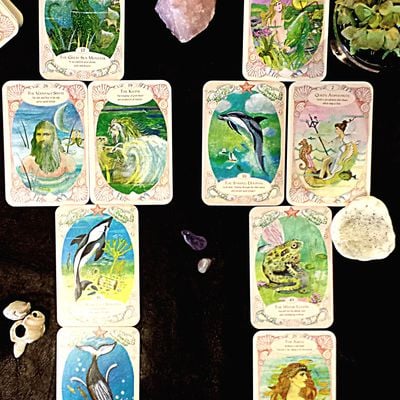 Decisions, decisions spread - a tarot reading to tell you what should know about the decisions or choices before you by professional psychic