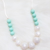Pearl & Mint Teething Necklace - Thumbnail 1