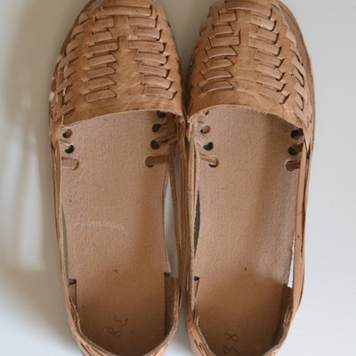 Size 38 us 7.5 women's caites