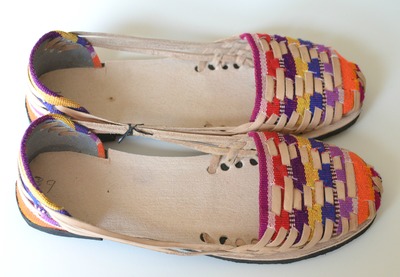 Size 39 US 8 Women's Caites