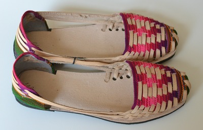 Size 40 US 9 Women's Caites