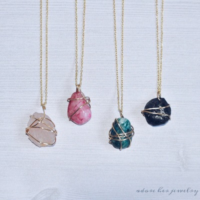 Wire wrapped loose stones