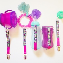 UhOh! Universal Clip Navy Floral 