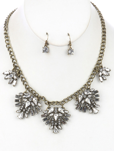Arooba Necklace Set