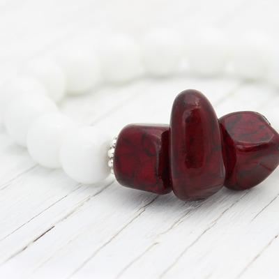 Coral red alabaster white bead bracelet / fresh natural / silver burgundy rich