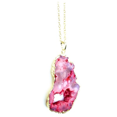 Red quartz gold-plated pendant necklace 
