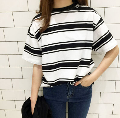 VINTAGE BLACK & WHITE TEE