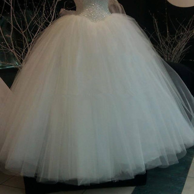 Lace and tulle wedding dress with beaded bodice pwd0048