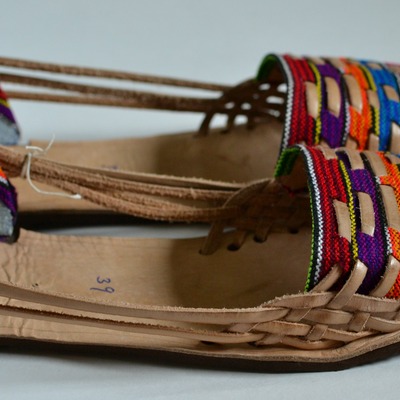 Women's caites/huaraches size 39 us 8