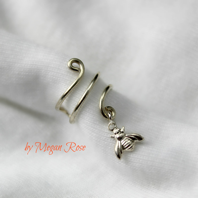 Bumblebee Ear Cuff 