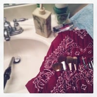 Band Anna Brush Holder - in Burnt Burgundy - Thumbnail 3