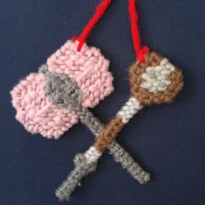 Adoribull crossed weapons inspired by the dragon age series