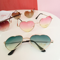 Harajuku love retro gradient transparent sunglasses - Thumbnail 1