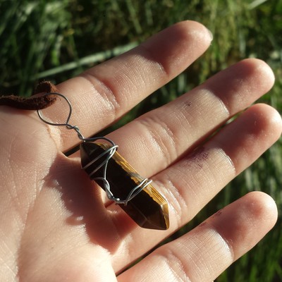 Tiger's eye pendant (point)