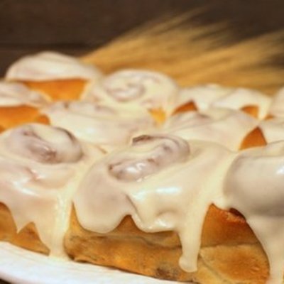 12 cinnamon rolls (free provo delivery )
