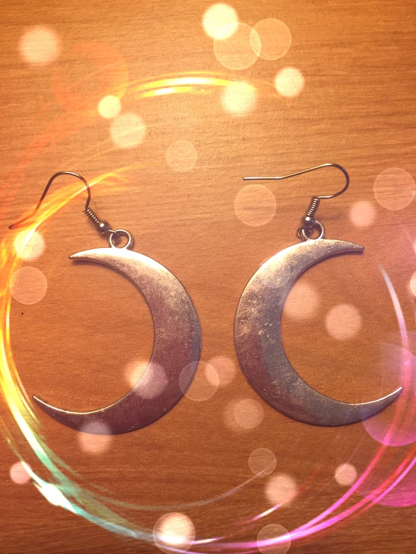 Silver crescent moon earrings 