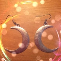 Silver crescent moon earrings 