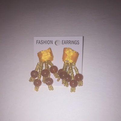 $2 buck deal- beaded drop earrings